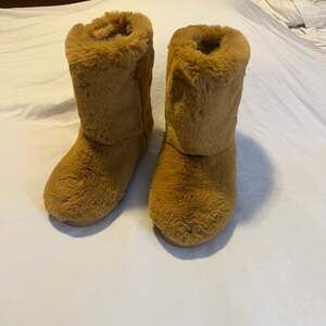 Bamboo Frozen Faux Fur Boots Calf High Fluffy Fuzzy Size Women's 9 Tan